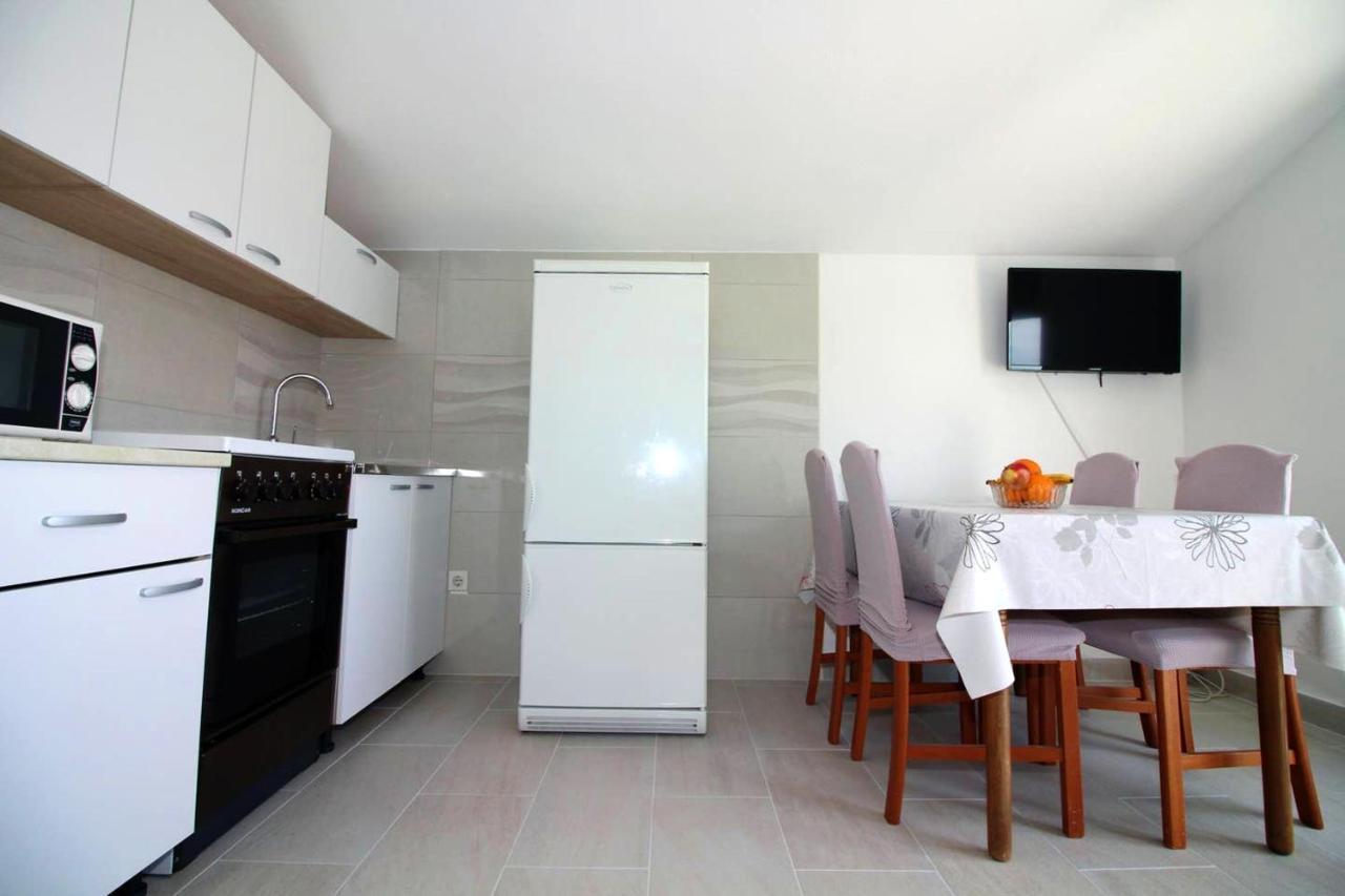 Charming Apartment In Tisno With 2 Bedrooms And Air Conditioning Kültér fotó
